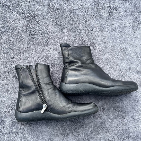 Bally Shoes - 🔥 Italian BALLY brand ankle boots. size 6.5